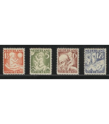 232 - 235 Kinderzegels (x)