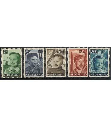 573 - 577 Kinderzegels (x)