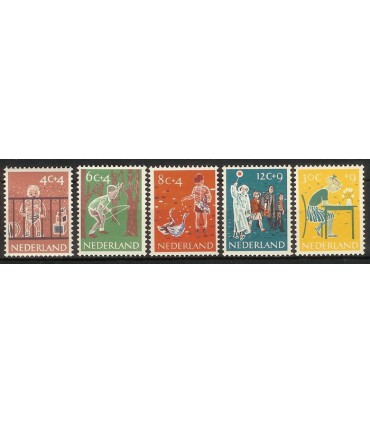 731 - 735 Kinderzegels (x)