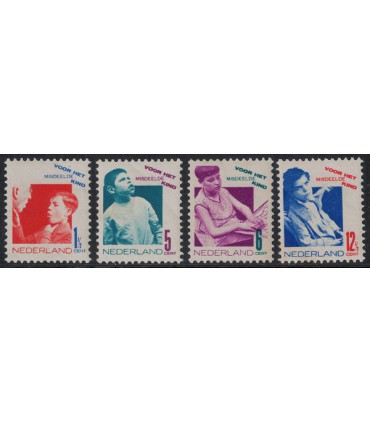 240 - 243 Kinderzegels (xx)