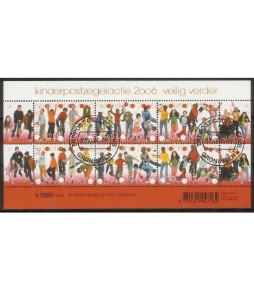 2445 Kinderzegels (o)