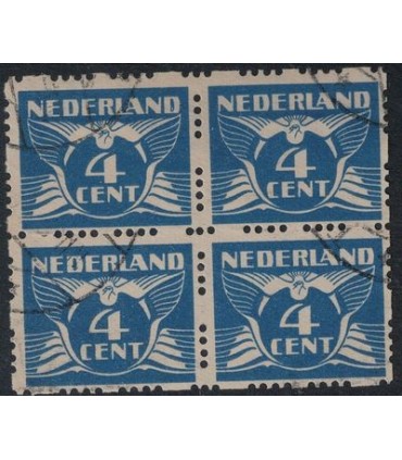 R39 vliegende duif (o) blok van vier