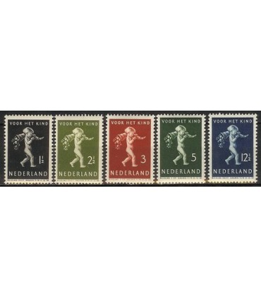 327 - 331 Kinderzegels (x)