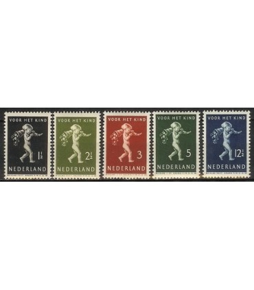 327 - 331 Kinderzegels (x)