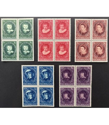 666 - 670 Kinderzegels (xx) blokken van vier