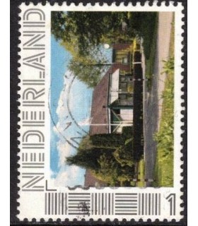 Gebouw met zonnescherm (o)