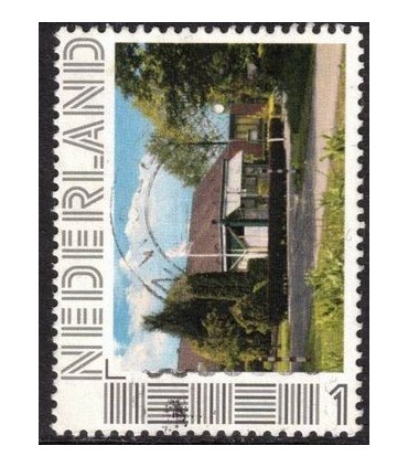 Gebouw met zonnescherm (o)