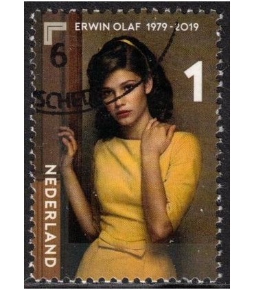3762 Erwin Olaf - vrouw (o) 2. c