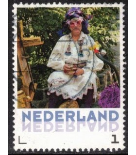 Man met glas bier (o)