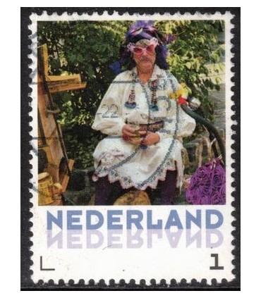 Man met glas bier (o)