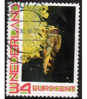 Kerst bij op bloem (o)